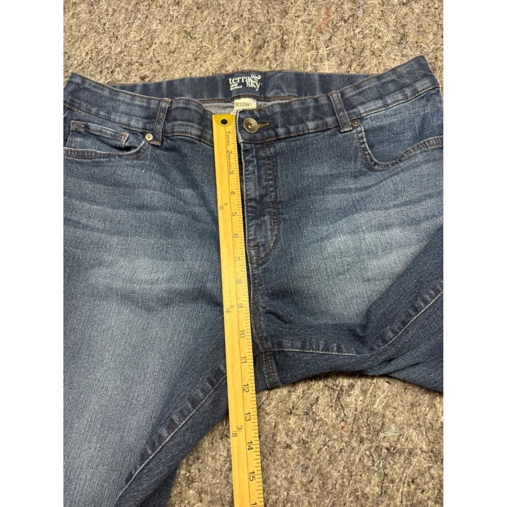 Terra & Sky Womens 16W Boyfriend Capri Jeans Medium Wash Stretch Denim TS28831SW